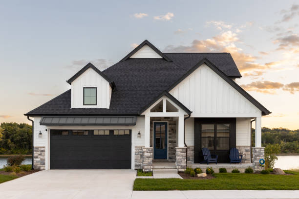 Best Emergency Roof Repair  in Marinette, WI